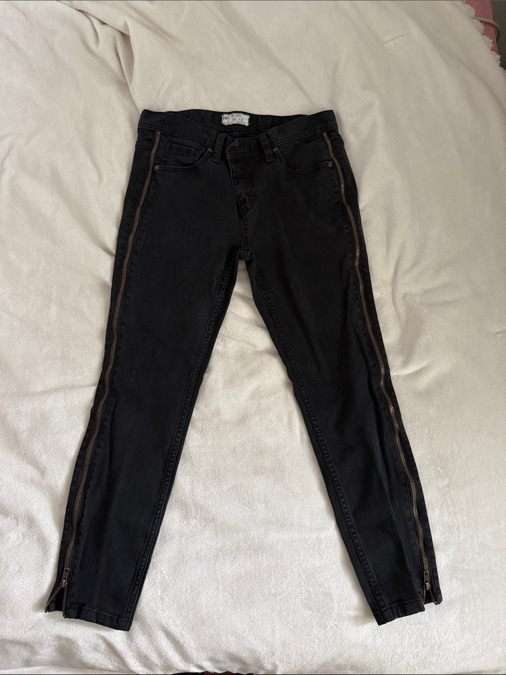 Women’s Free People Black Skinny Jeans with Side Zipper Detail